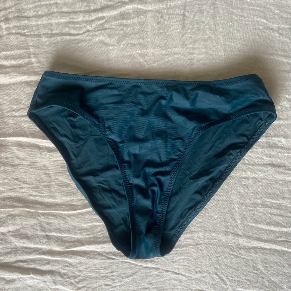 Girlfriend Collective swim Lap mid rise bikini in Sea